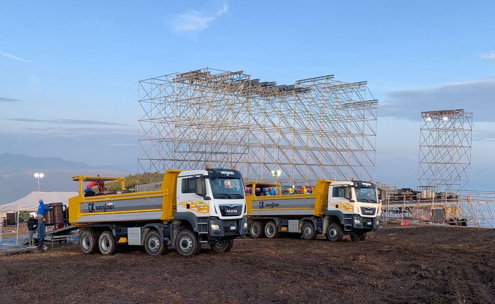Unsere LKW auf einer Baustelle