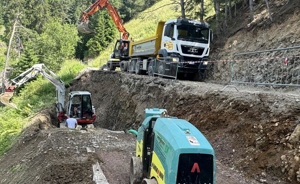 Verschiedene Bagger im Einsatz